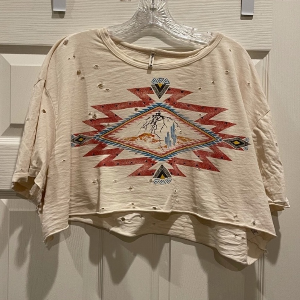 EMMA & SAM DISTRESSED CROP TOP